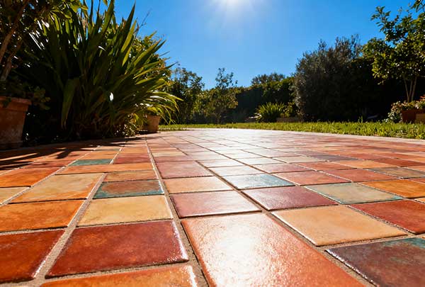 Do Porcelain Pavers Fade in Sunlight?