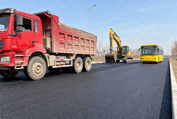 Can Asphalt Handle Heavy Vehicles? A Complete Guide to Strength and Durability